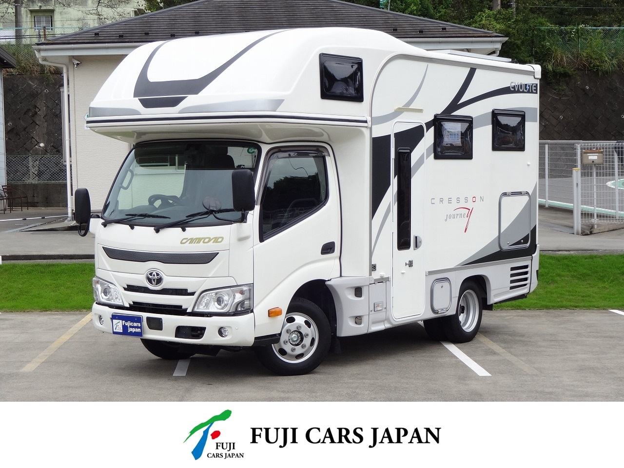 キャンピングカー キャブコン カムロード ナッツRV クレソンジャーニーRエボライト