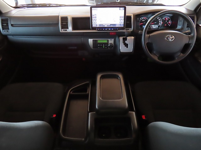 キャンピングカー バンコン ﾊｲｴｰｽ ｷｬﾝﾊﾟｰ鹿児島 ﾚﾑﾌｫﾚｽﾄ　家庭用AC