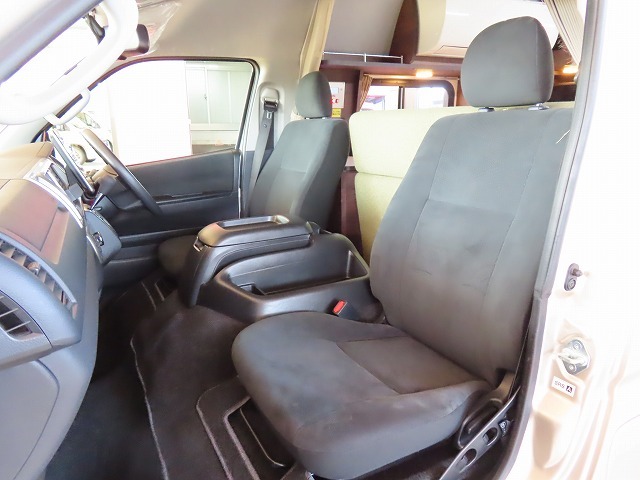 キャンピングカー バンコン ﾊｲｴｰｽ ｷｬﾝﾊﾟｰ鹿児島 ﾚﾑﾌｫﾚｽﾄ　家庭用AC