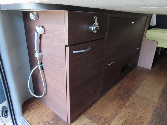 キャンピングカー バンコン ﾊｲｴｰｽ ｷｬﾝﾊﾟｰ鹿児島 ﾚﾑﾌｫﾚｽﾄ　家庭用AC