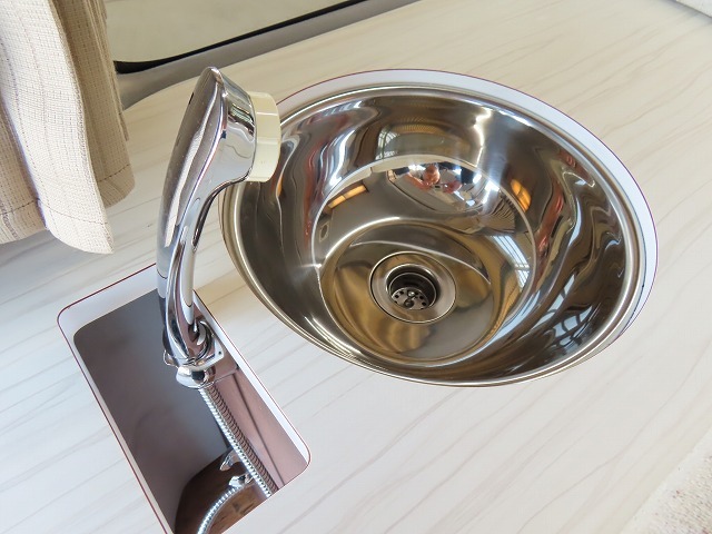 キャンピングカー バンコン ﾊｲｴｰｽ ｷｬﾝﾊﾟｰ鹿児島 ﾚﾑﾌｫﾚｽﾄ　家庭用AC