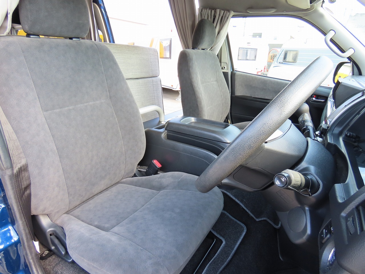 キャンピングカー バンコン ﾊｲｴｰｽ ｱﾈｯｸｽ ﾌｧﾐﾘｰﾜｺﾞﾝ 4WD