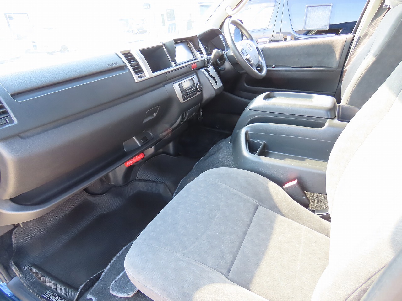 キャンピングカー バンコン ﾊｲｴｰｽ ｱﾈｯｸｽ ﾌｧﾐﾘｰﾜｺﾞﾝ 4WD