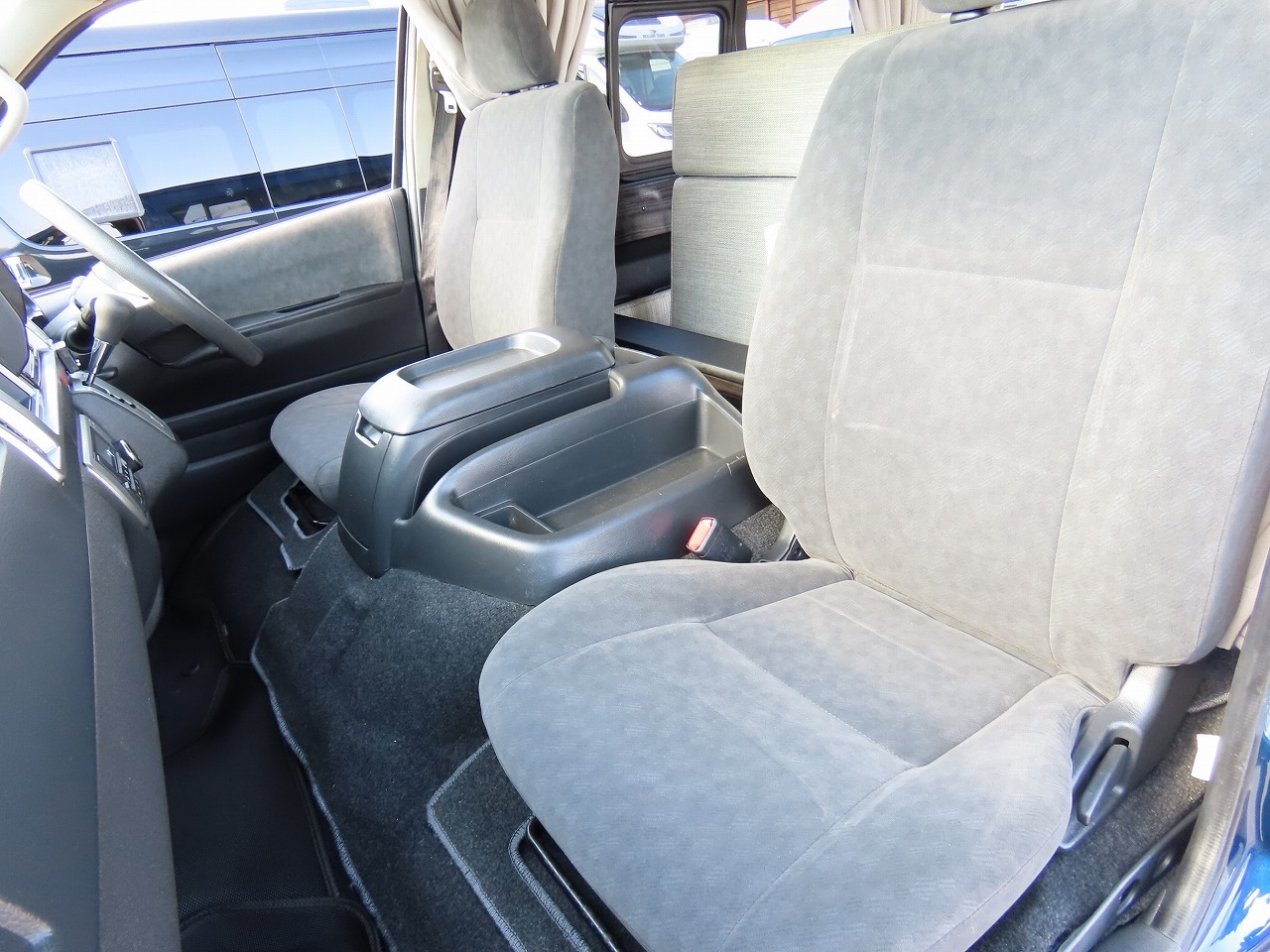 キャンピングカー バンコン ﾊｲｴｰｽ ｱﾈｯｸｽ ﾌｧﾐﾘｰﾜｺﾞﾝ 4WD