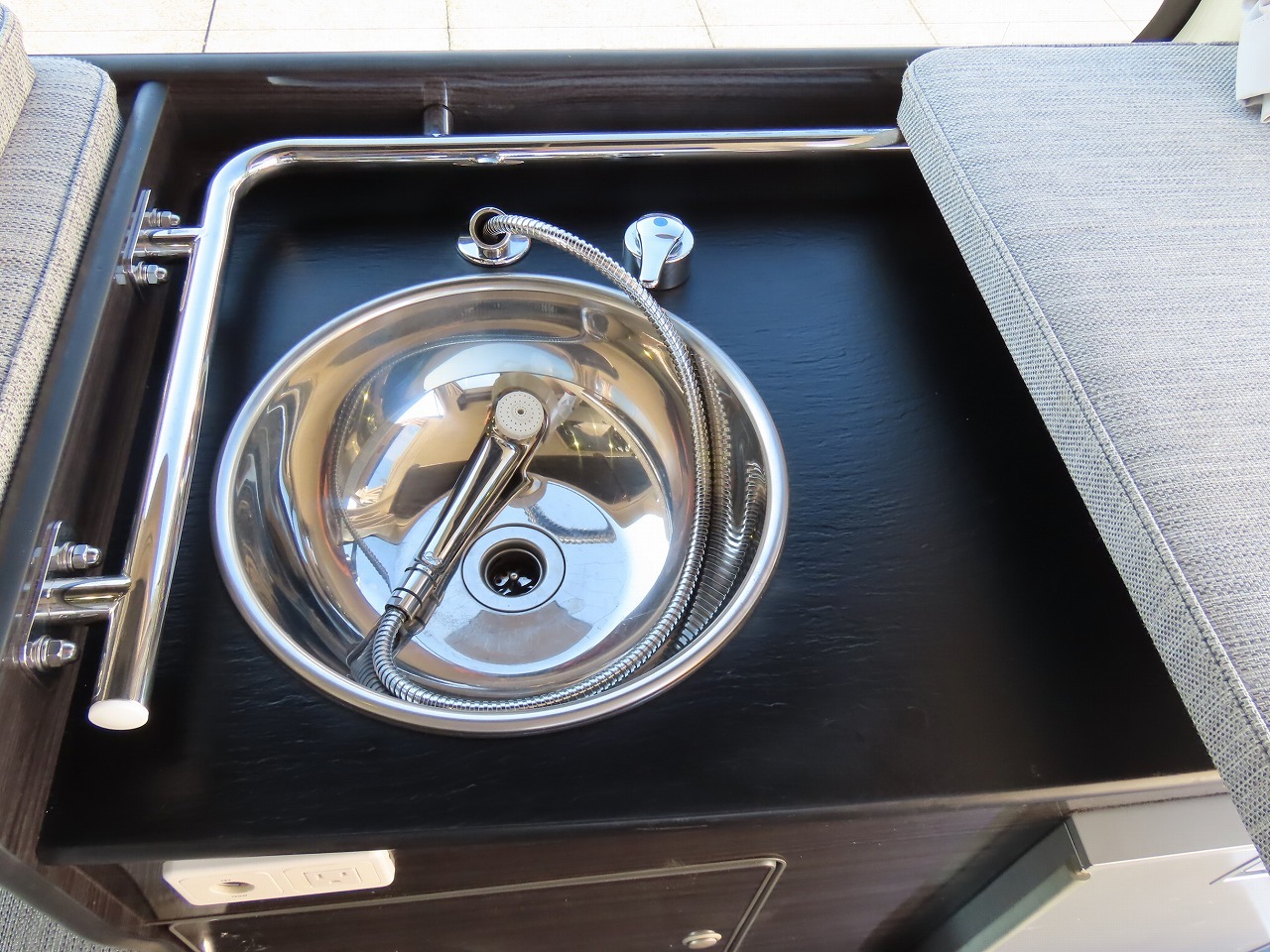 キャンピングカー バンコン ﾊｲｴｰｽ ｱﾈｯｸｽ ﾌｧﾐﾘｰﾜｺﾞﾝ 4WD