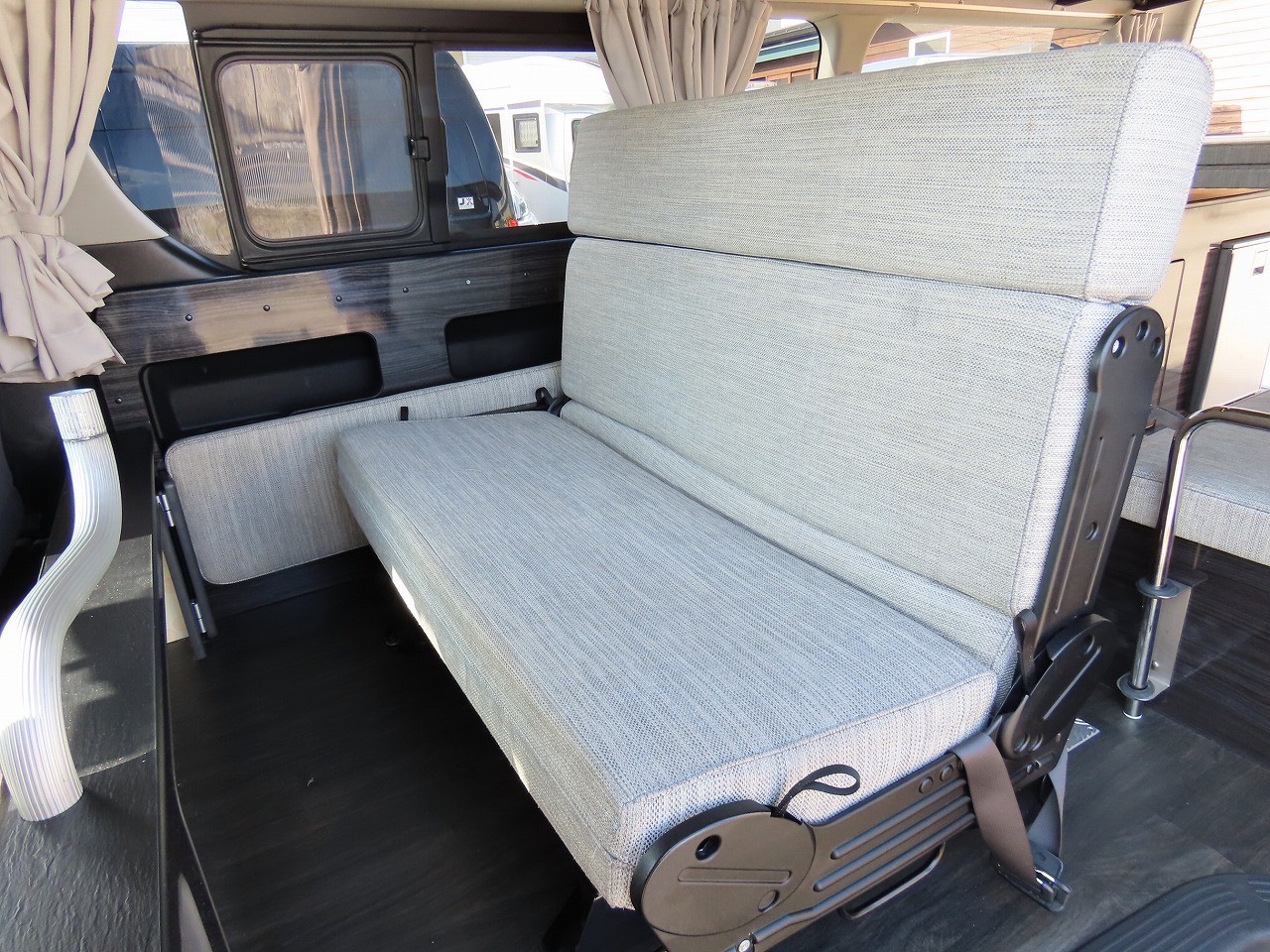 キャンピングカー バンコン ﾊｲｴｰｽ ｱﾈｯｸｽ ﾌｧﾐﾘｰﾜｺﾞﾝ 4WD