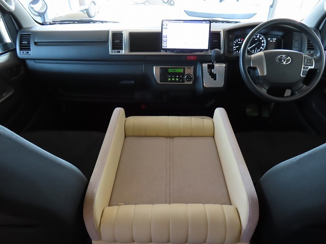 キャンピングカー バンコン ﾊｲｴｰｽ ﾚｸﾋﾞｨ ﾌﾟﾗｽDD 家庭用ｴｱｺﾝ 4WD