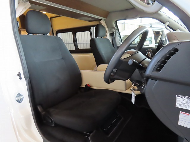 キャンピングカー バンコン ﾊｲｴｰｽ ﾚｸﾋﾞｨ ﾌﾟﾗｽDD 家庭用ｴｱｺﾝ 4WD