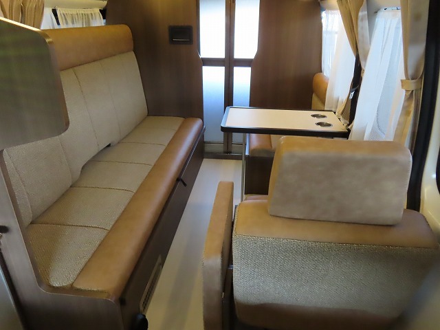 キャンピングカー バンコン ﾊｲｴｰｽ ﾚｸﾋﾞｨ ﾌﾟﾗｽDD 家庭用ｴｱｺﾝ 4WD