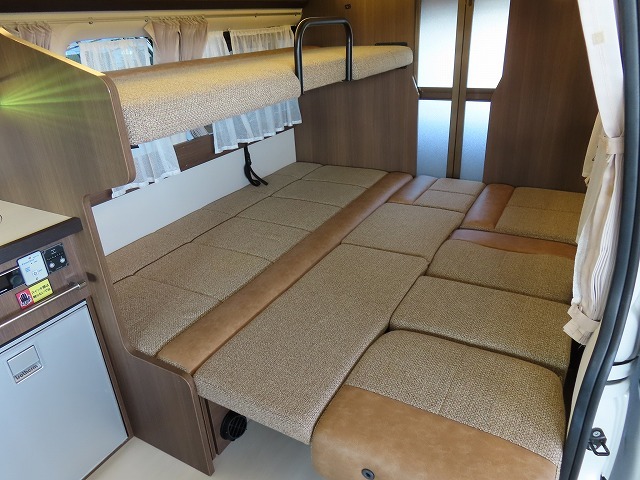 キャンピングカー バンコン ﾊｲｴｰｽ ﾚｸﾋﾞｨ ﾌﾟﾗｽDD 家庭用ｴｱｺﾝ 4WD