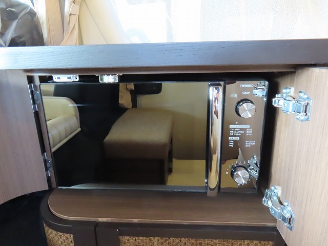 キャンピングカー バンコン ﾊｲｴｰｽ ﾚｸﾋﾞｨ ﾌﾟﾗｽDD 家庭用ｴｱｺﾝ 4WD