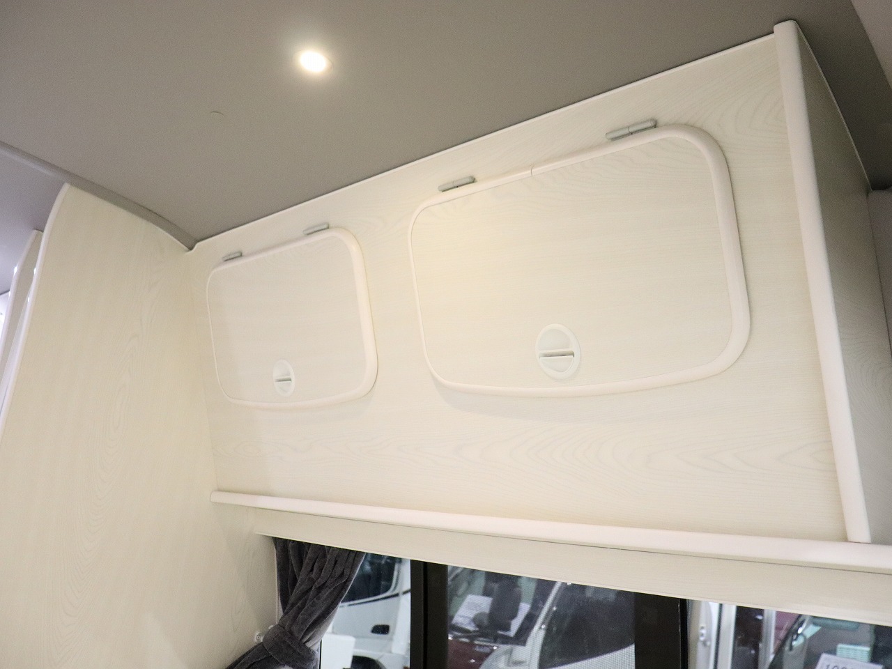 キャンピングカー バンコン ﾚｼﾞｱｽｴｰｽRVﾋﾞｯｸﾌｯﾄﾘﾄﾙﾉｵｸﾀｰﾋﾞｱ4駆