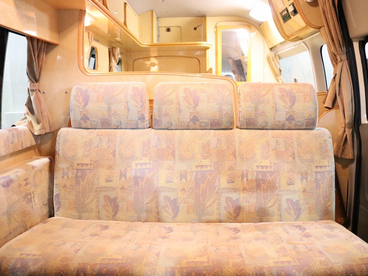 キャンピングカー バンコン ﾚｼﾞｱｽｴｰｽ ﾉｰｽﾗｲﾌ 大地 4WD　FF