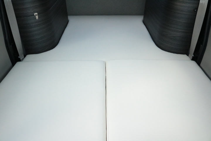 キャンピングカー 軽キャンパー ｴﾌﾞﾘｲ ﾈｸｽﾄｷｬﾝﾊﾟｰ ﾌﾟﾚﾐｱﾑ　ﾃﾚﾋﾞ