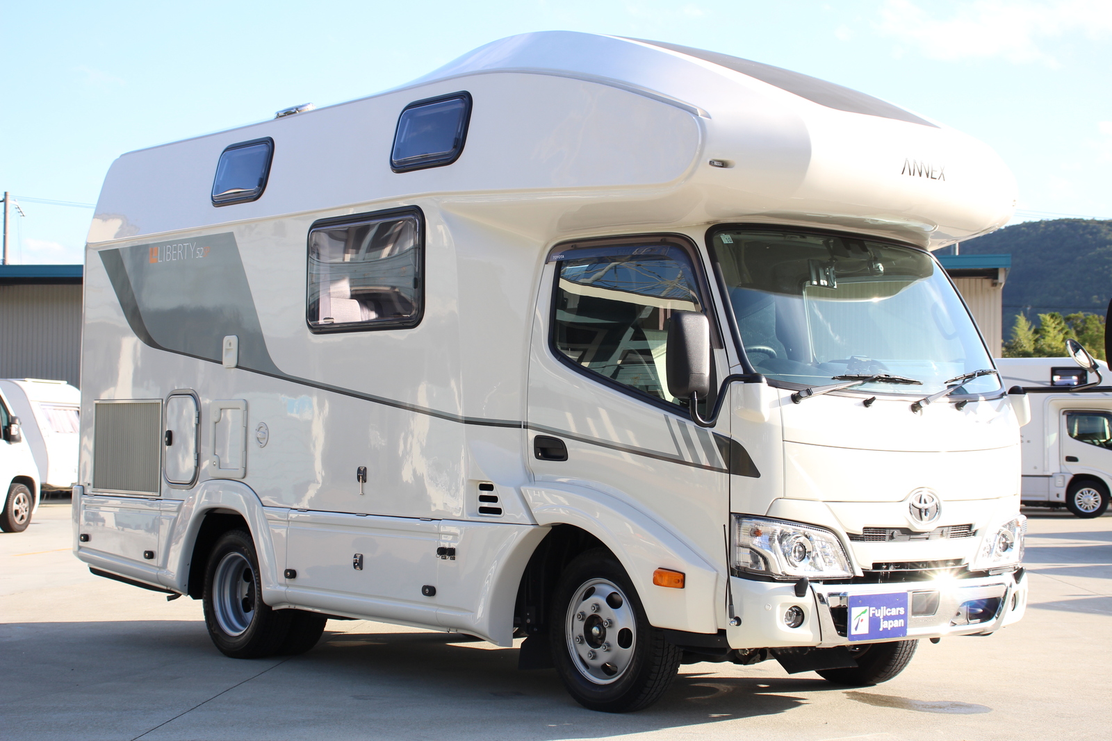 キャンピングカー キャブコン ｶﾑﾛｰﾄﾞ ｱﾈｯｸｽ ﾘﾊﾞﾃｨ52SP 4WD