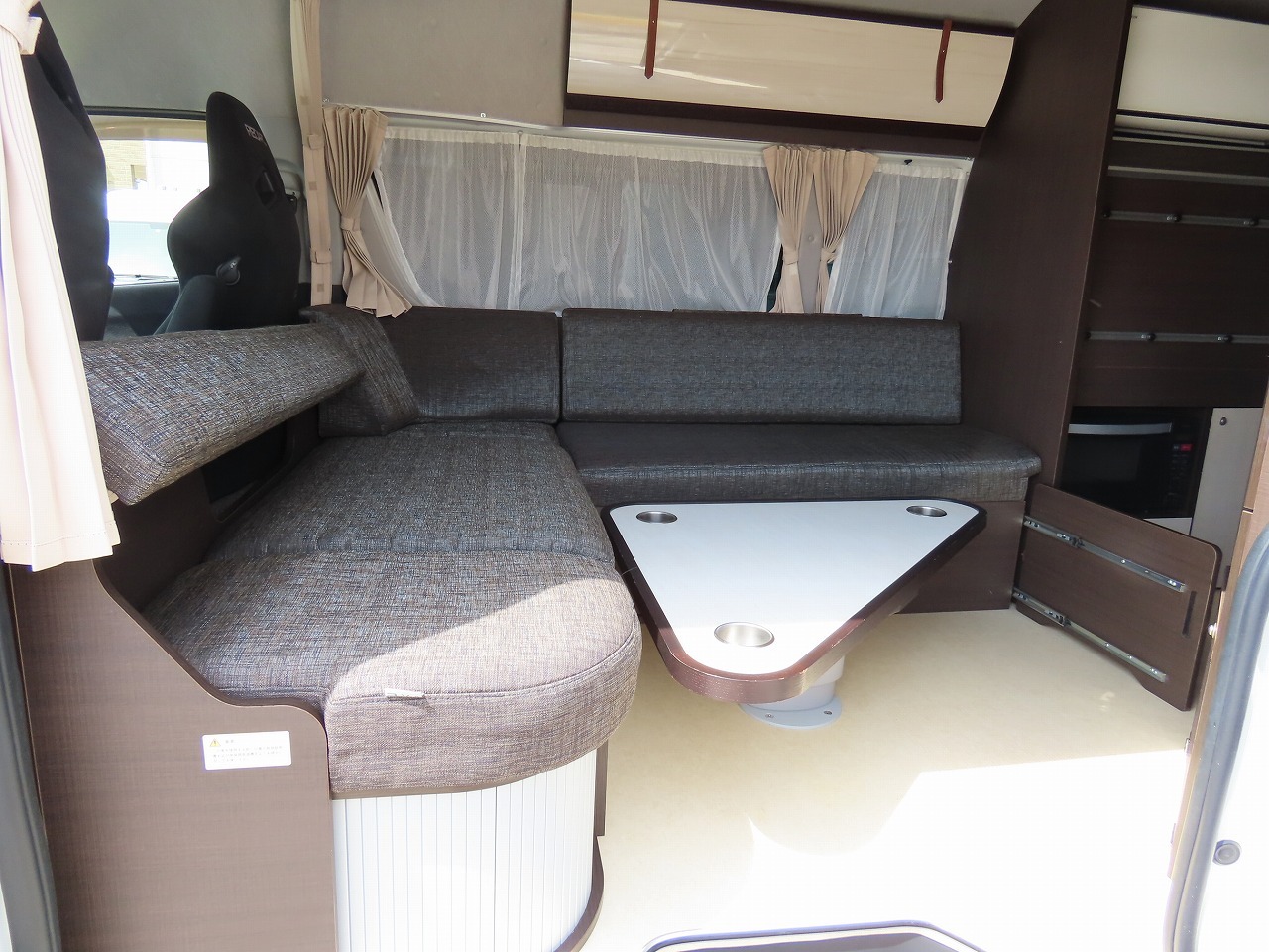 キャンピングカー バンコン ﾊｲｴｰｽ ﾚｸﾋﾞｨ ｼｬﾝｸﾞﾘﾗ 家ｴｱｺﾝ 防水個室