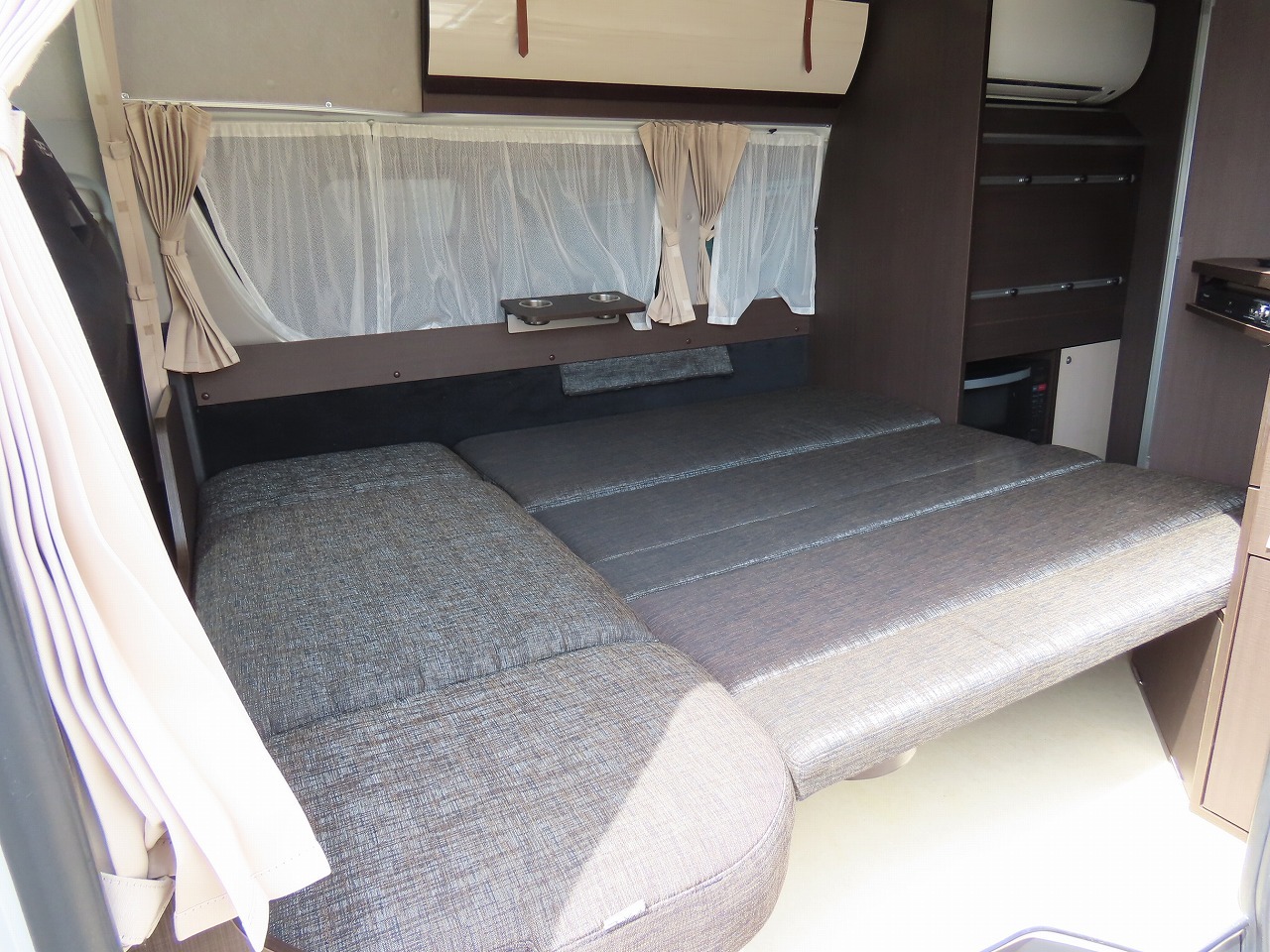 キャンピングカー バンコン ﾊｲｴｰｽ ﾚｸﾋﾞｨ ｼｬﾝｸﾞﾘﾗ 家ｴｱｺﾝ 防水個室