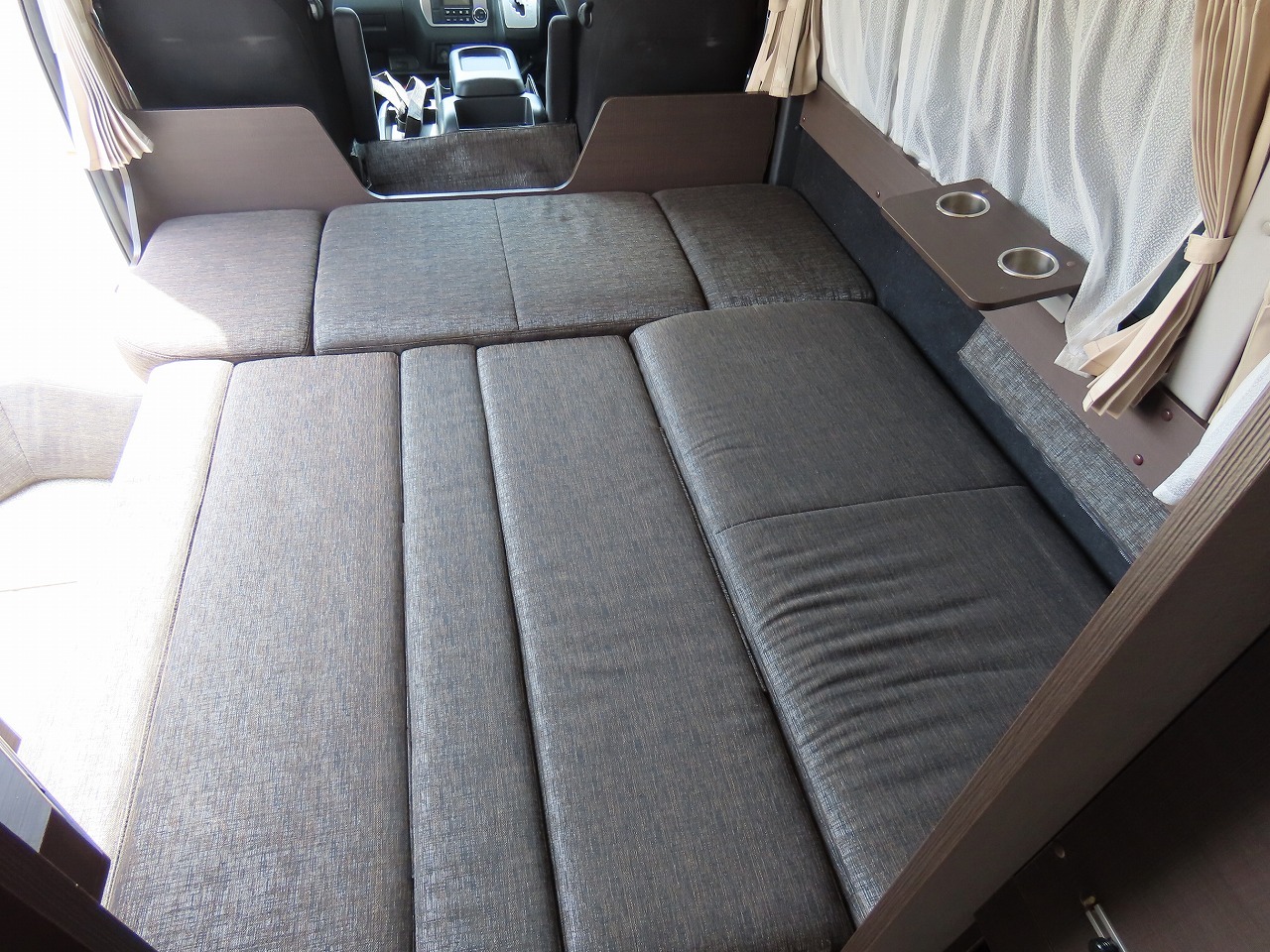 キャンピングカー バンコン ﾊｲｴｰｽ ﾚｸﾋﾞｨ ｼｬﾝｸﾞﾘﾗ 家ｴｱｺﾝ 防水個室