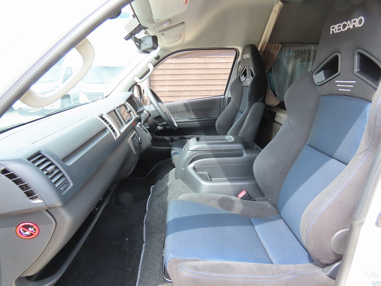 キャンピングカー バンコン ﾊｲｴｰｽ ﾚｸﾋﾞｨ ｼｬﾝｸﾞﾘﾗ 家ｴｱｺﾝ 防水個室