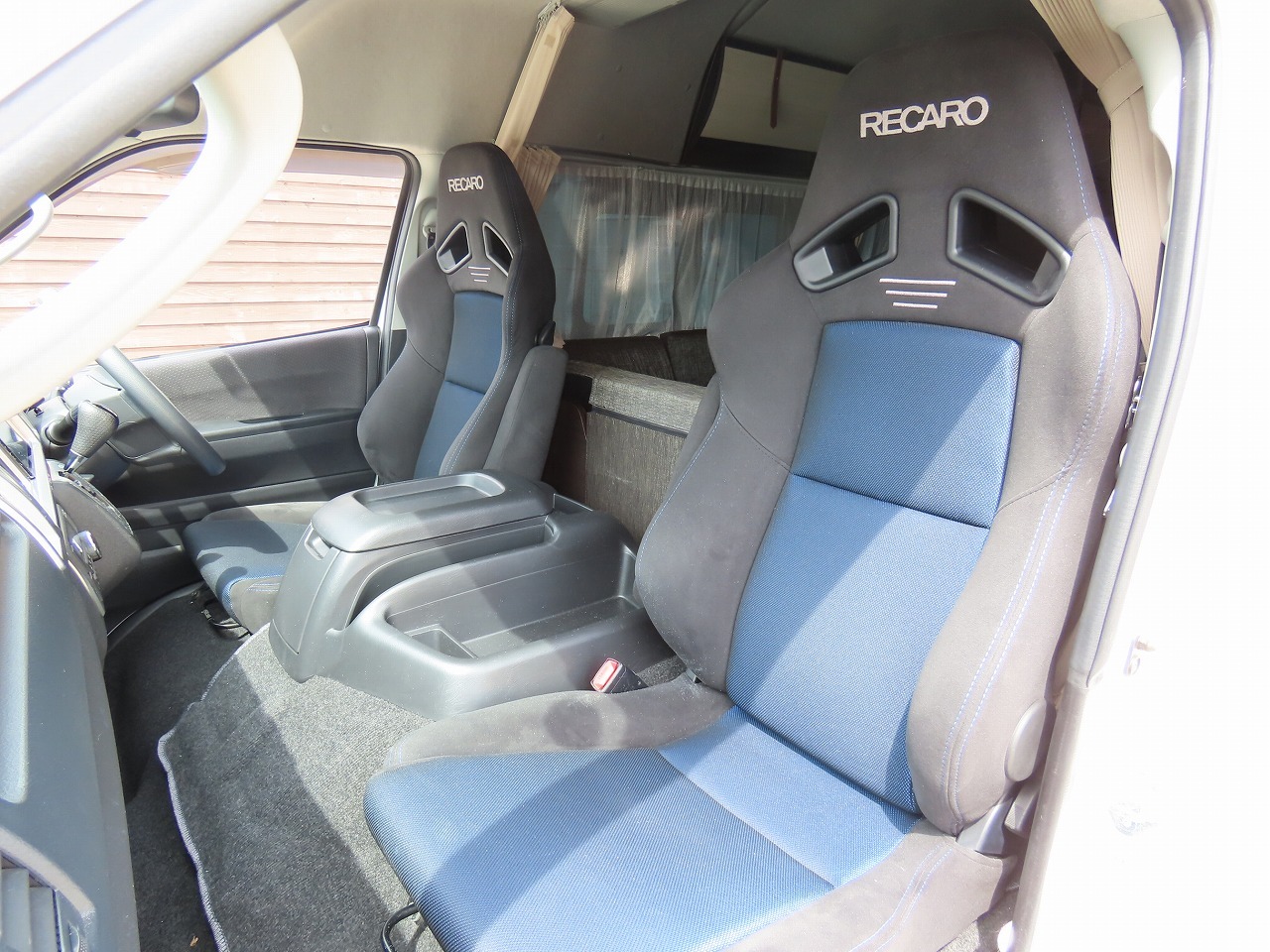 キャンピングカー バンコン ﾊｲｴｰｽ ﾚｸﾋﾞｨ ｼｬﾝｸﾞﾘﾗ 家ｴｱｺﾝ 防水個室