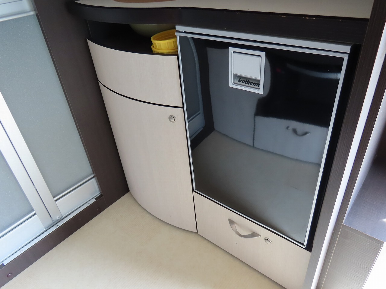 キャンピングカー バンコン ﾊｲｴｰｽ ﾚｸﾋﾞｨ ｼｬﾝｸﾞﾘﾗ 家ｴｱｺﾝ 防水個室