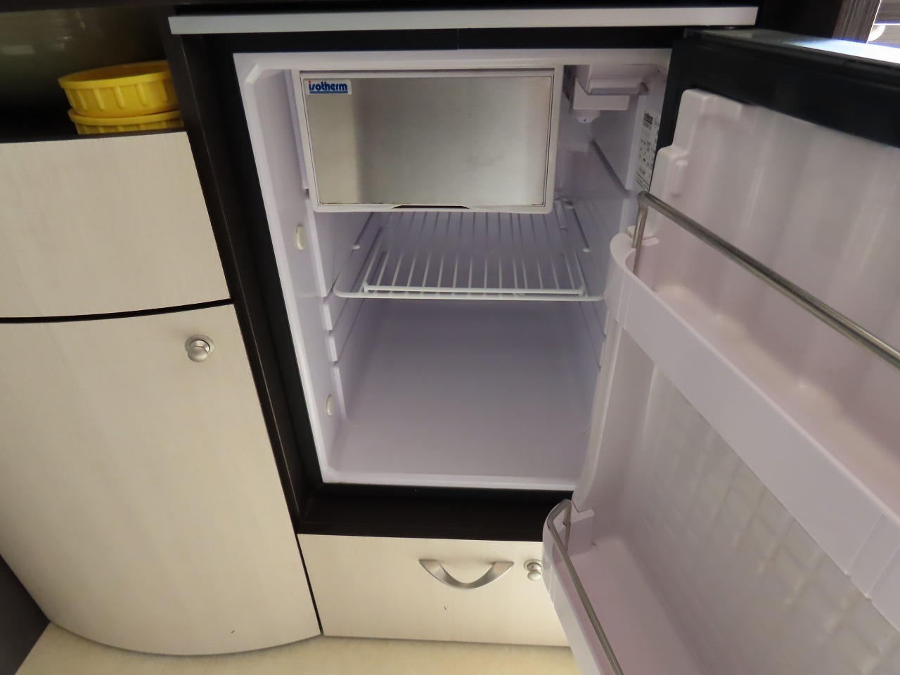 キャンピングカー バンコン ﾊｲｴｰｽ ﾚｸﾋﾞｨ ｼｬﾝｸﾞﾘﾗ 家ｴｱｺﾝ 防水個室