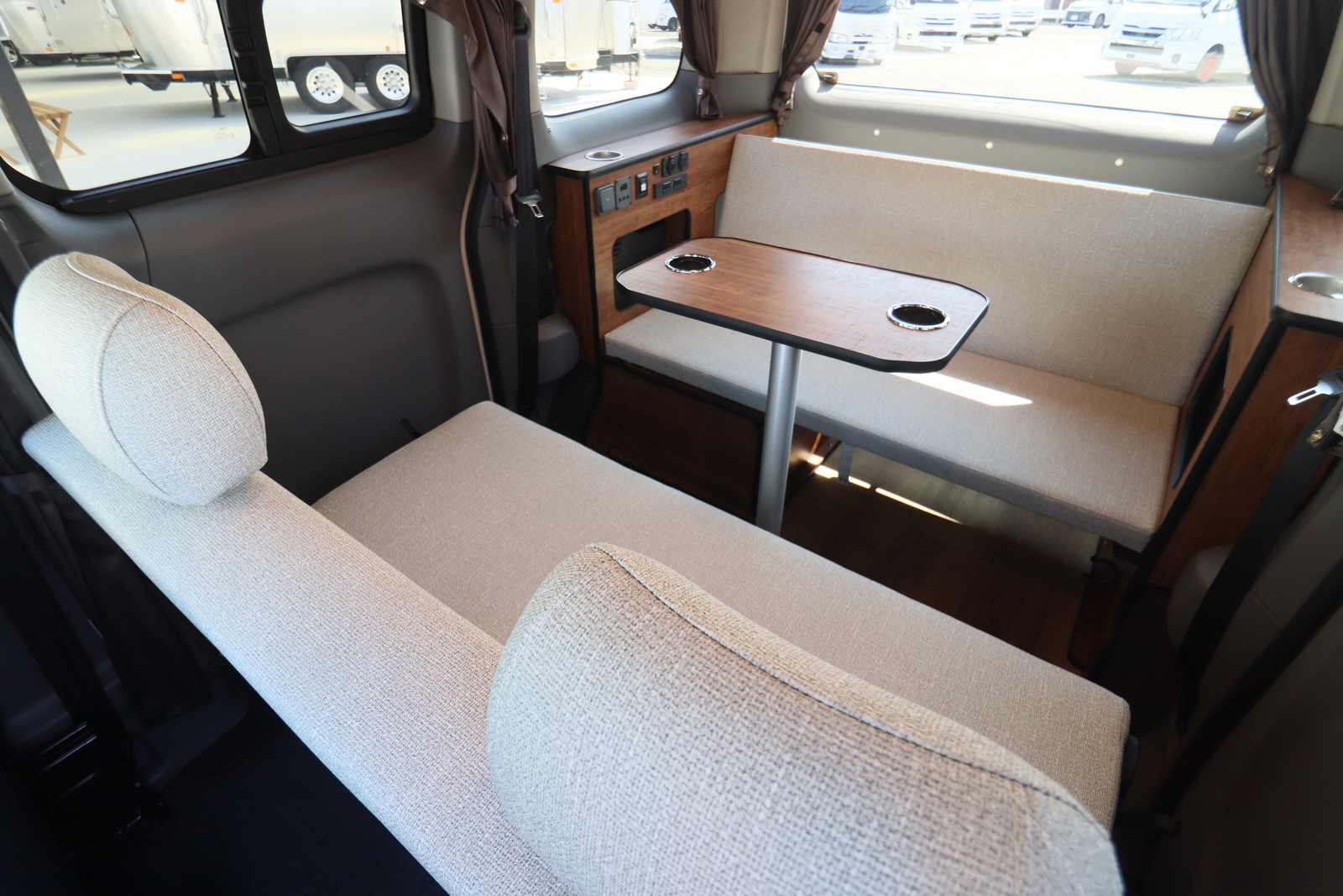 キャンピングカー バンコン NV200ﾊﾞﾈｯﾄ FOCS ﾙｿ