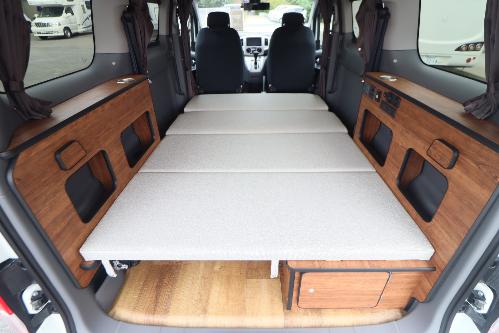 キャンピングカー バンコン NV200ﾊﾞﾈｯﾄ FOCS ﾙｿ