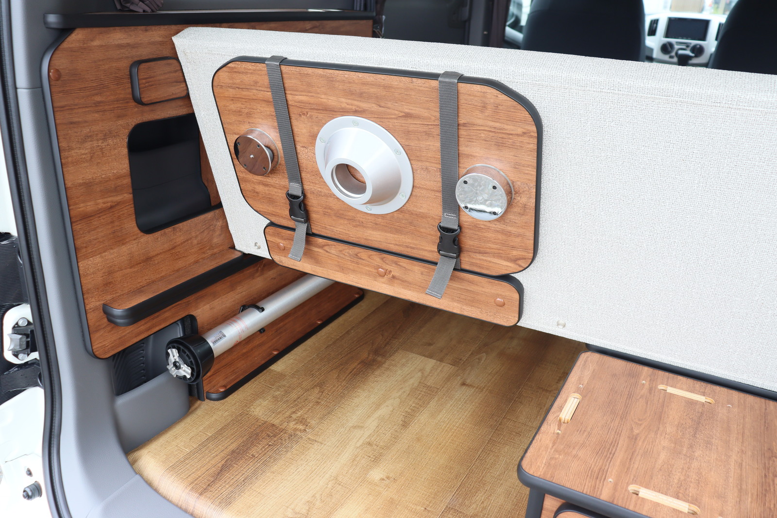 キャンピングカー バンコン NV200ﾊﾞﾈｯﾄ FOCS ﾙｿ