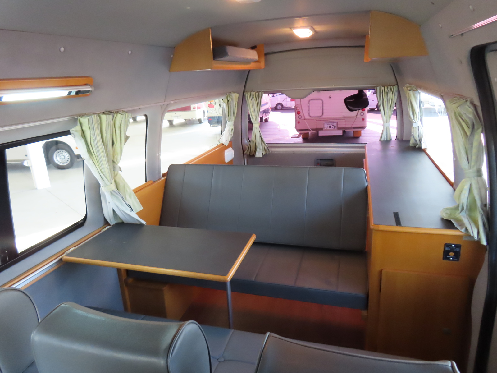 キャンピングカー バンコン ﾊｲｴｰｽ ﾄｲﾌｧｸﾄﾘｰ ﾄｲｽﾞﾎﾞｯｸｽ