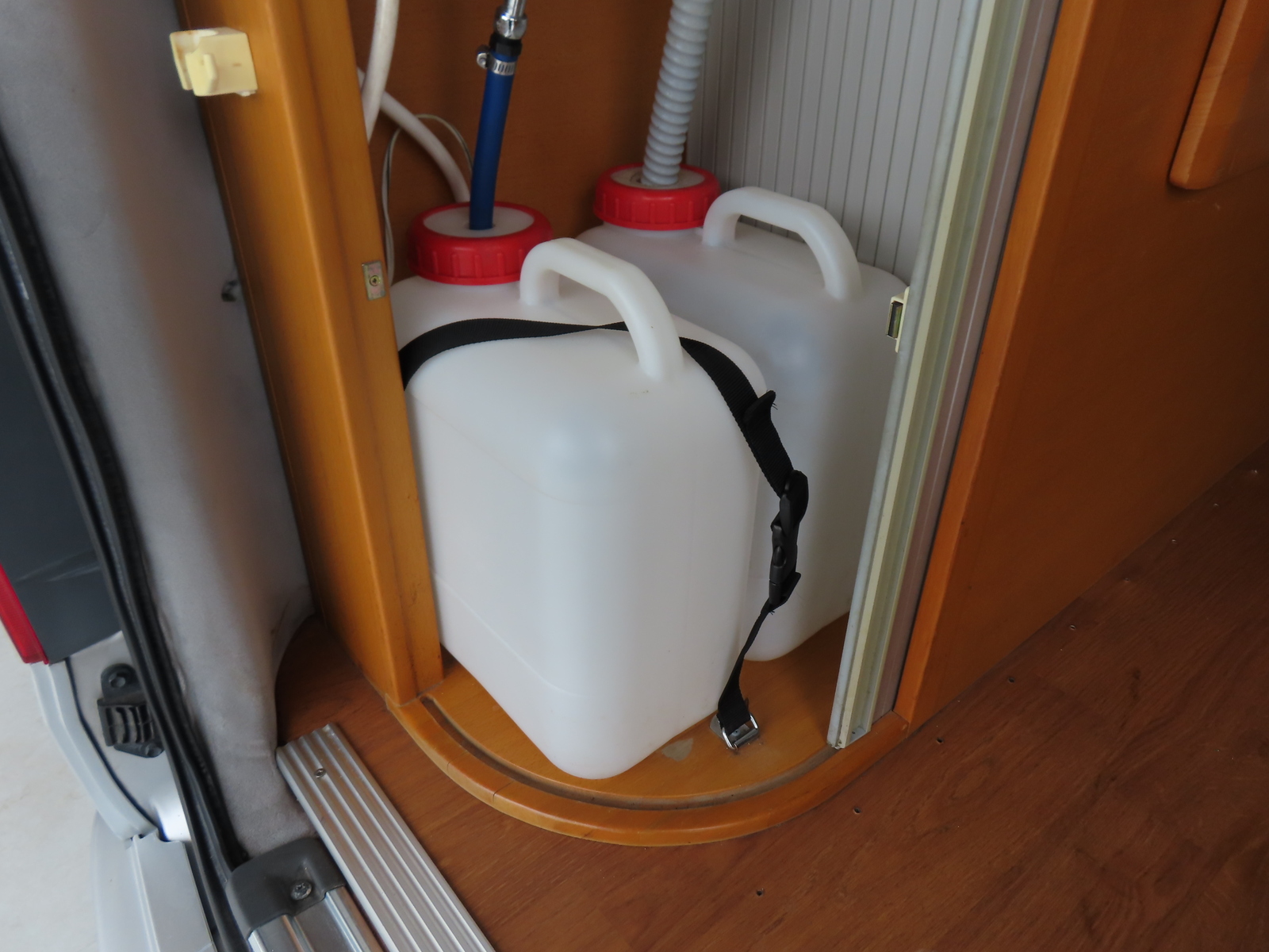 キャンピングカー バンコン ﾊｲｴｰｽ ﾄｲﾌｧｸﾄﾘｰ ﾄｲｽﾞﾎﾞｯｸｽ