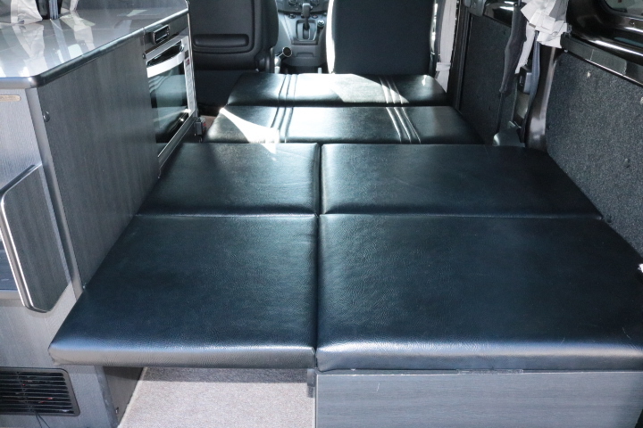 キャンピングカー バンコン NV200ﾊﾞﾈｯﾄ ﾘﾝｴｲ ﾊﾞｶﾝﾁｪｽMOMO　