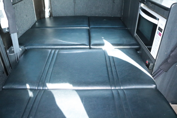 キャンピングカー バンコン NV200ﾊﾞﾈｯﾄ ﾘﾝｴｲ ﾊﾞｶﾝﾁｪｽMOMO　