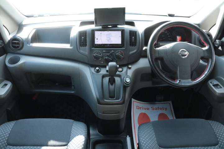 キャンピングカー バンコン NV200ﾊﾞﾈｯﾄ ﾘﾝｴｲ ﾊﾞｶﾝﾁｪｽMOMO　