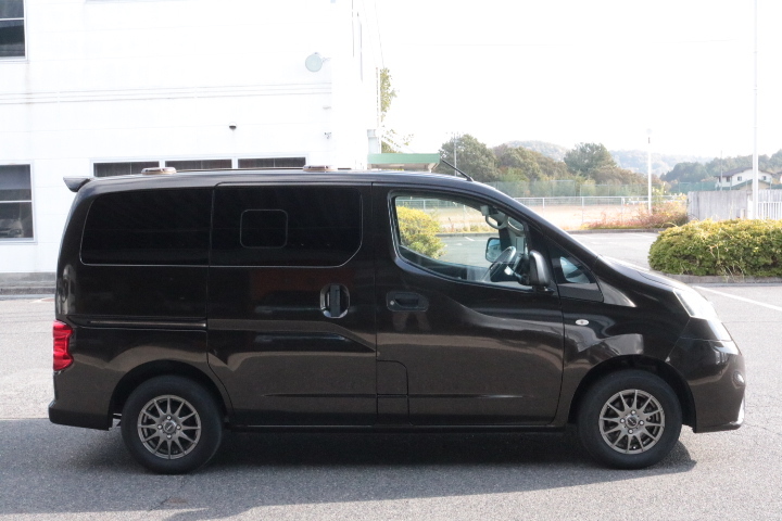 キャンピングカー バンコン NV200ﾊﾞﾈｯﾄ ﾘﾝｴｲ ﾊﾞｶﾝﾁｪｽMOMO　