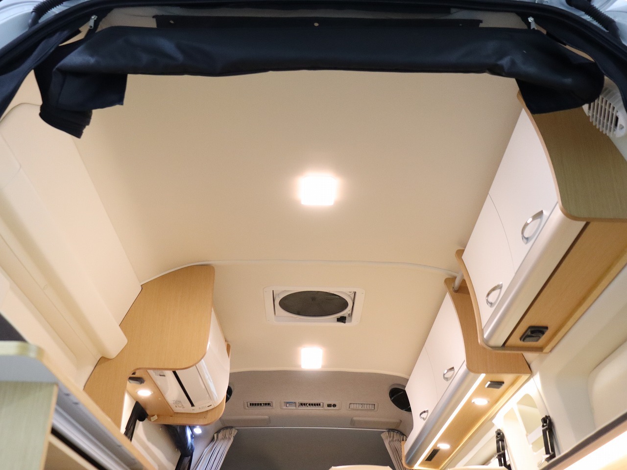 キャンピングカー バンコン ﾊｲｴｰｽ ﾄｲﾌｧｸﾄﾘｰ ﾊﾞｰﾃﾞﾝｸﾞﾗﾝﾃﾞ4WD