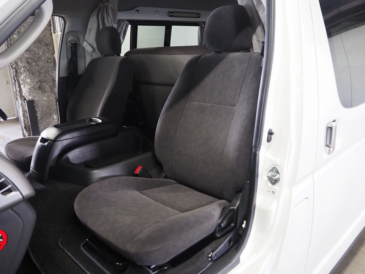 キャンピングカー バンコン ﾊｲｴｰｽ ﾅｯﾂRV ﾄﾗｲｱﾙ ﾀｲﾌﾟA 4WD　FF