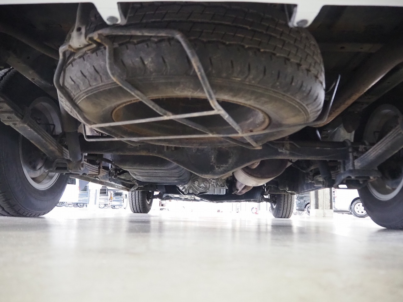 キャンピングカー バンコン ﾊｲｴｰｽ ﾅｯﾂRV ﾄﾗｲｱﾙ ﾀｲﾌﾟA 4WD　FF