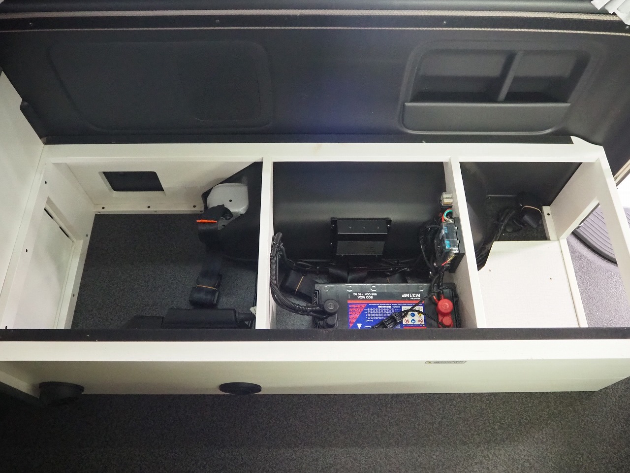 キャンピングカー バンコン ﾊｲｴｰｽ ﾅｯﾂRV ﾄﾗｲｱﾙ ﾀｲﾌﾟA 4WD　FF