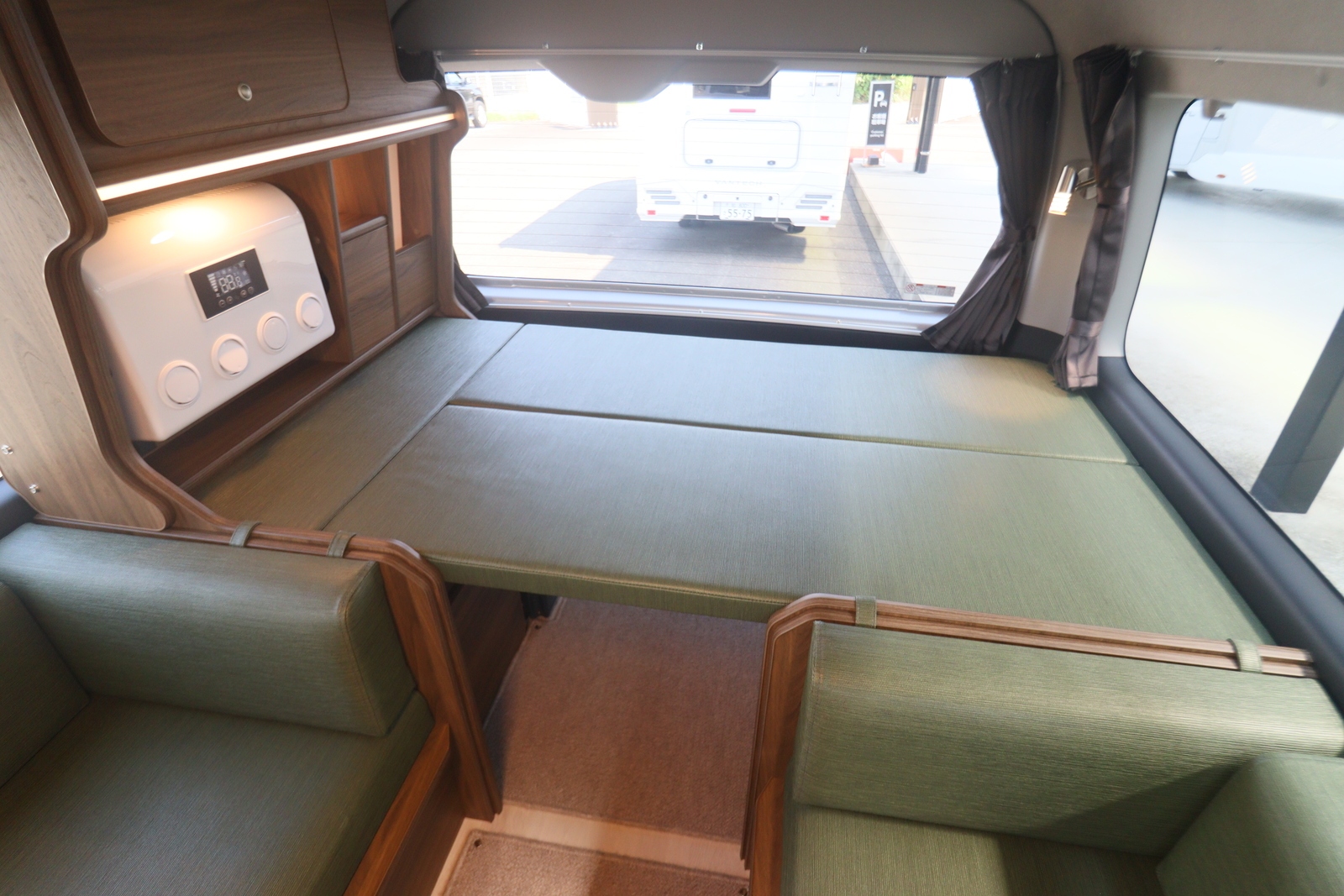 キャンピングカー バンコン ﾊｲｴｰｽ FOCS DS-F 展示車 新規ｵｰﾀﾞｰ受付中