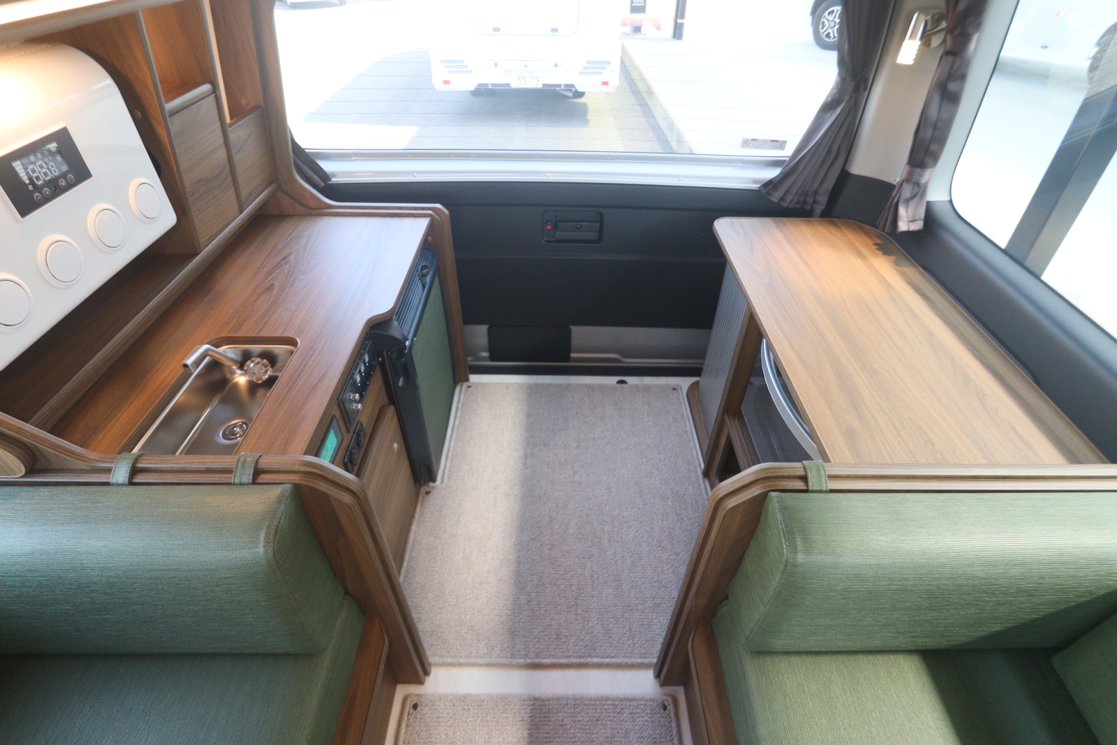 キャンピングカー バンコン ﾊｲｴｰｽ FOCS DS-F 展示車 新規ｵｰﾀﾞｰ受付中
