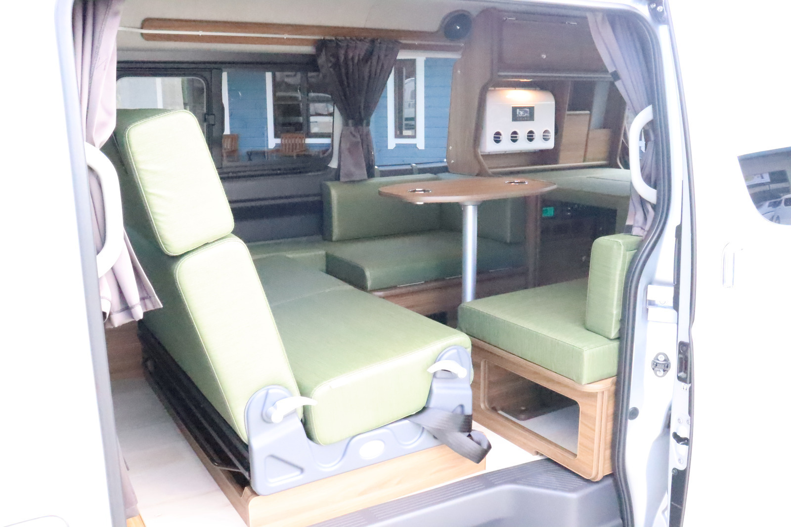 トヨタ バンコン ﾊｲｴｰｽ FOCS DS-F 展示車 新規ｵｰﾀﾞｰ受付中