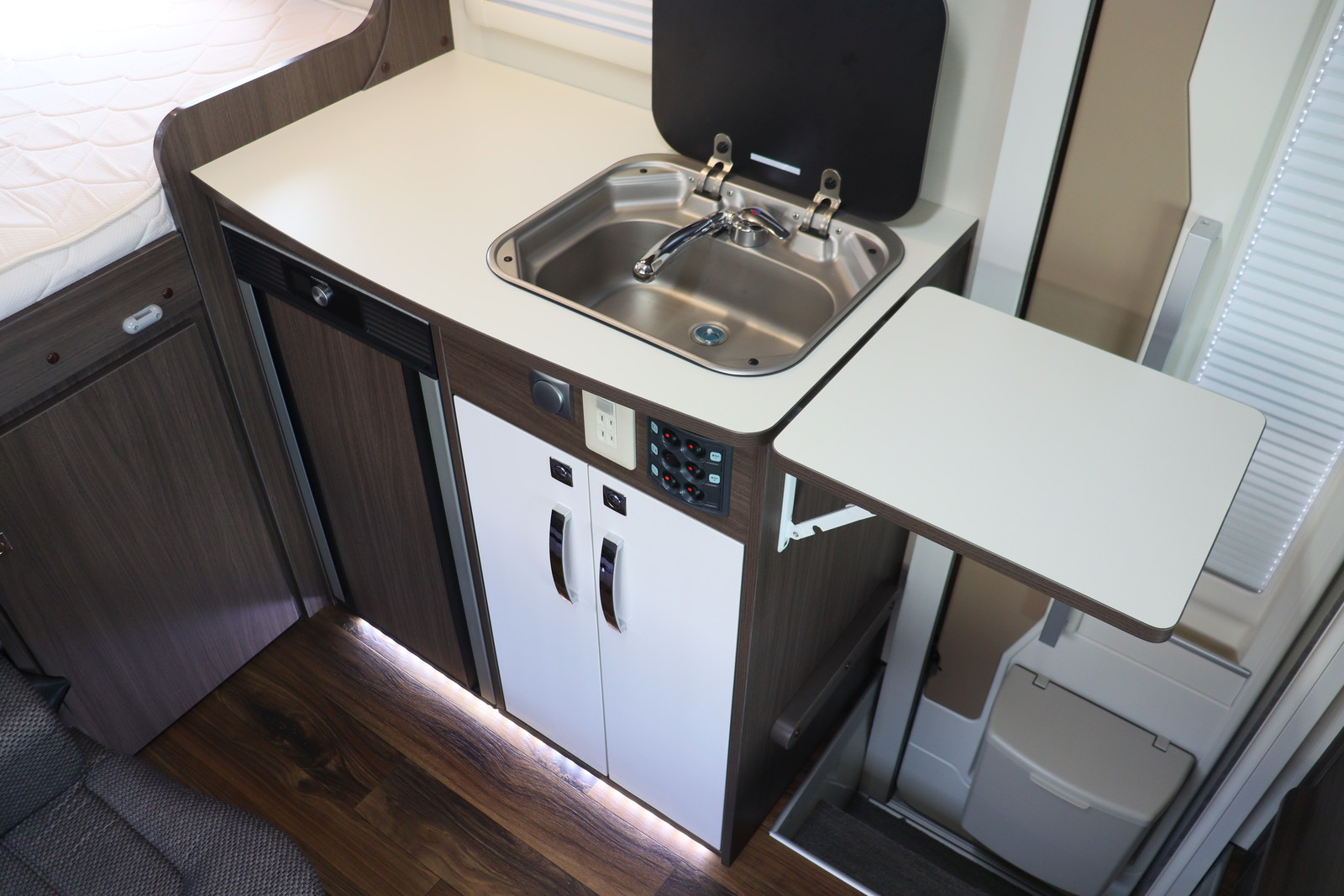 キャンピングカー キャブコン ｶﾑﾛｰﾄﾞ ﾅｯﾂRV ｸﾚｱ5.0XXﾊｲﾊﾟｰｴﾎﾞ