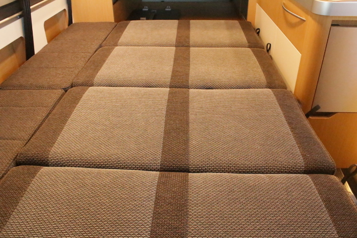 キャンピングカー バンコン　ハイエース  ﾄｲﾌｧｸﾄﾘｰ　ﾊﾞｰﾃﾞﾝｸﾞﾗﾝﾃﾞ　家庭用ｴｱｺﾝ　FF