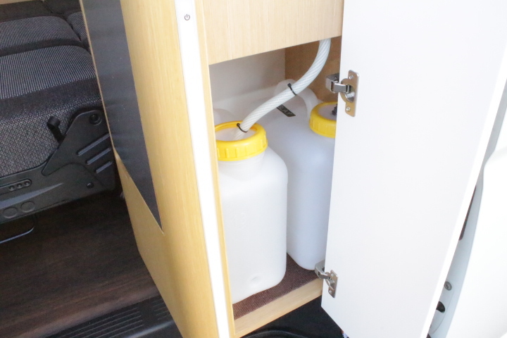 キャンピングカー バンコン　ハイエース  ﾄｲﾌｧｸﾄﾘｰ　ﾊﾞｰﾃﾞﾝｸﾞﾗﾝﾃﾞ　家庭用ｴｱｺﾝ　FF