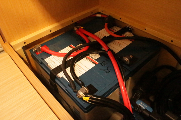 キャンピングカー バンコン　ハイエース  ﾄｲﾌｧｸﾄﾘｰ　ﾊﾞｰﾃﾞﾝｸﾞﾗﾝﾃﾞ　家庭用ｴｱｺﾝ　FF