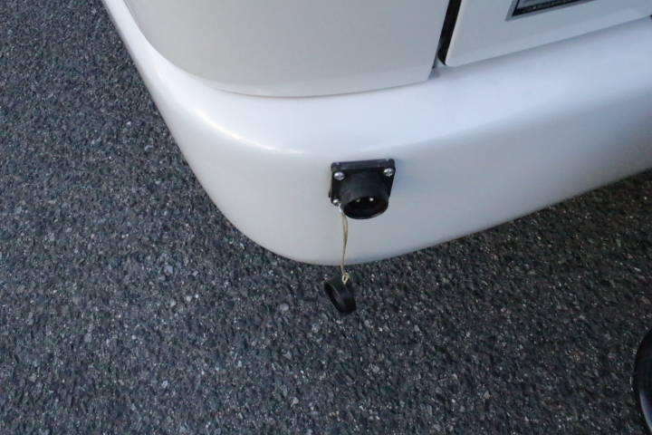 キャンピングカー バンコン　ハイエース  ﾄｲﾌｧｸﾄﾘｰ　ﾊﾞｰﾃﾞﾝｸﾞﾗﾝﾃﾞ　家庭用ｴｱｺﾝ　FF