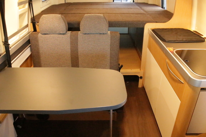 キャンピングカー バンコン　ハイエース  ﾄｲﾌｧｸﾄﾘｰ　ﾊﾞｰﾃﾞﾝｸﾞﾗﾝﾃﾞ　家庭用ｴｱｺﾝ　FF