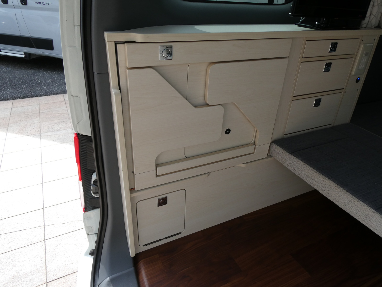 キャンピングカー バンコン NV200ﾊﾞﾈｯﾄ 東和 ﾂｪﾙﾄNV