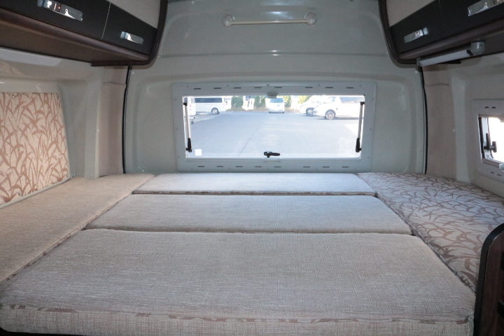 キャンピングカー バンコン ﾊｲｴｰｽ ﾃﾞﾙﾀﾘﾝｸ ﾀﾞｰｳｨﾝQ3　FF　冷蔵庫